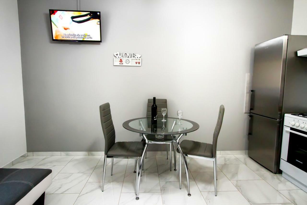 Apartman Karlo Otočac Buitenkant foto