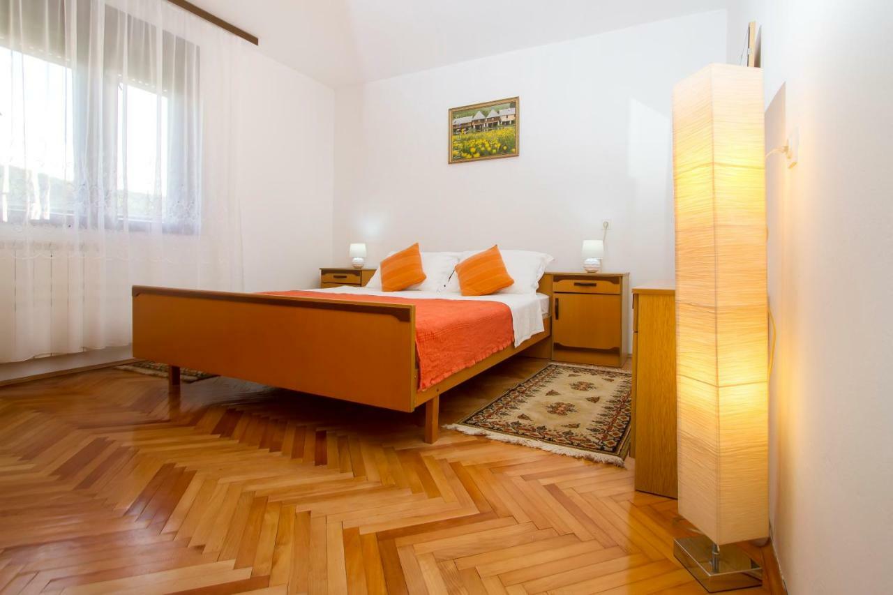 Apartman Karlo Otočac Buitenkant foto