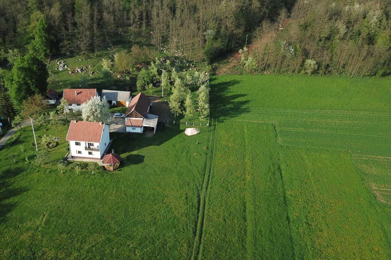 Apartman Karlo Otočac Buitenkant foto