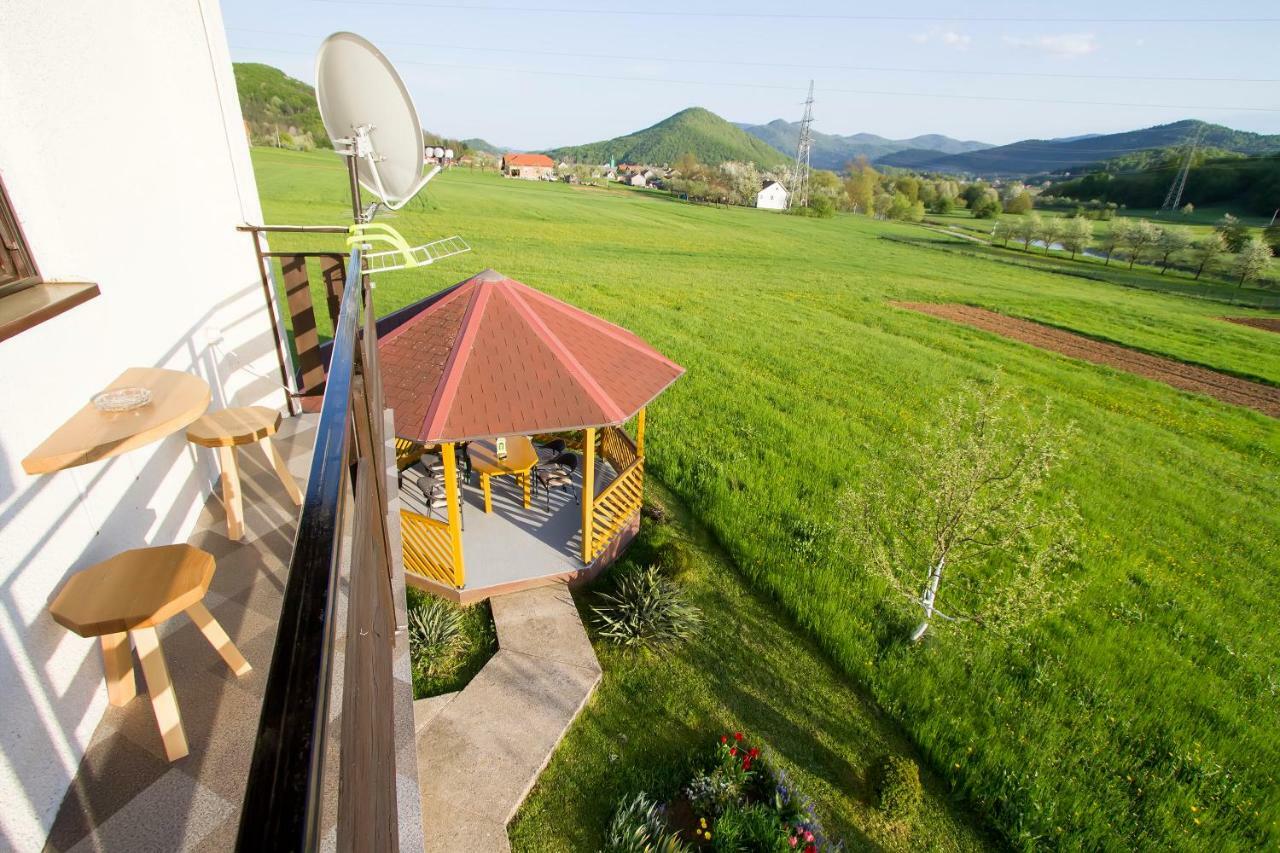 Apartman Karlo Otočac Buitenkant foto
